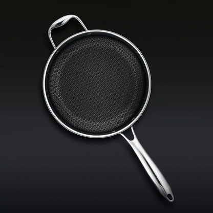 Hybrid Saucepan with Lid, 5-Qt