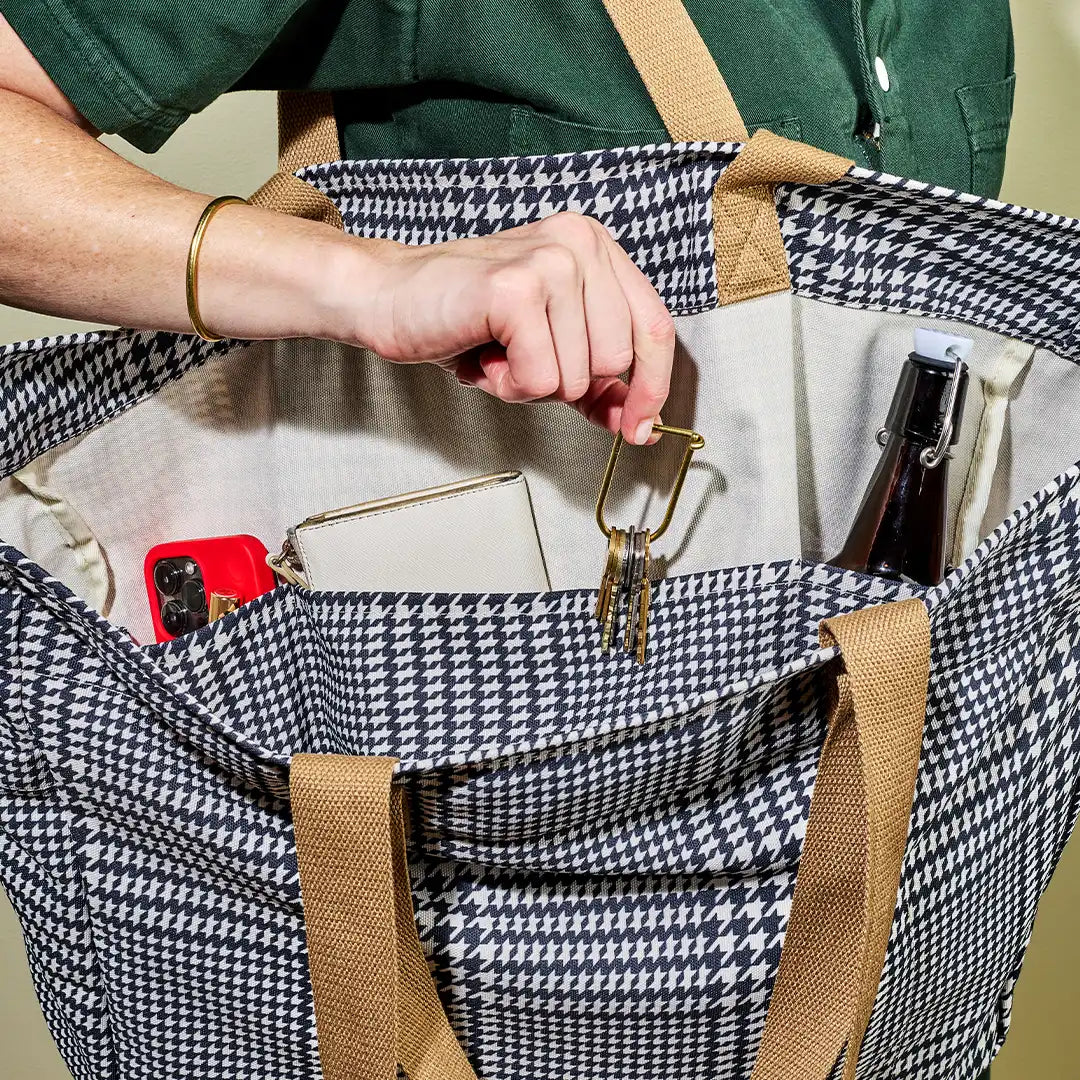 The Everything Everywhere Bag (Houndstooth-Onyx)